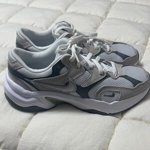 Stylish Gray and White Sneakers